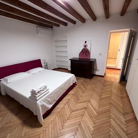 Magnifico Appartamento Ristrutturato Milano Esterno foto