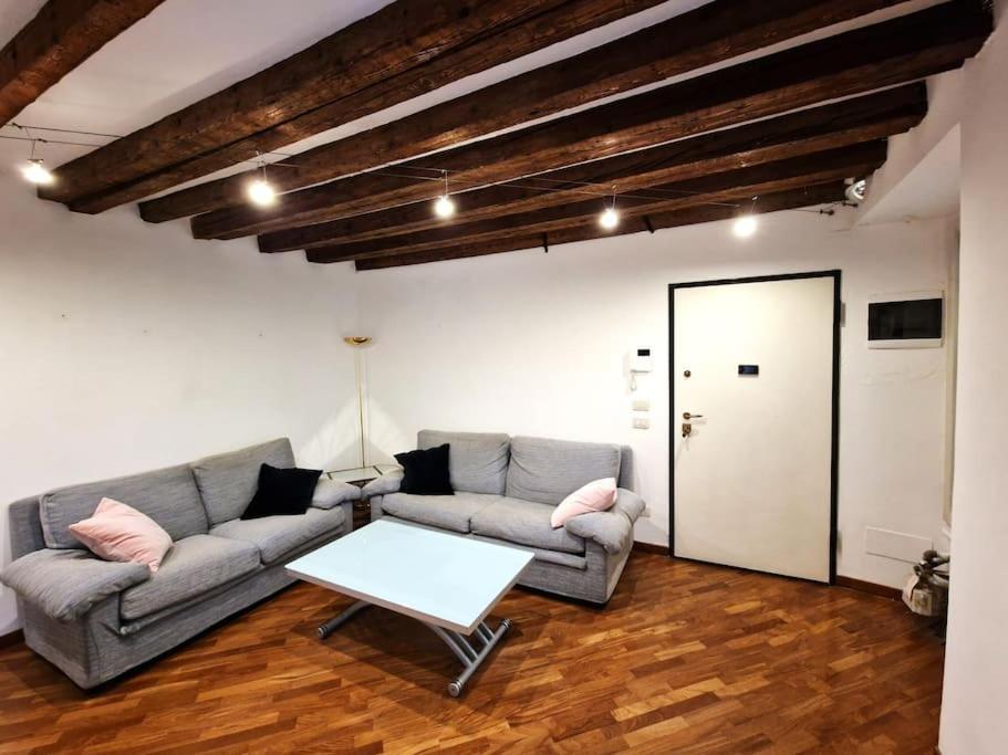 Magnifico Appartamento Ristrutturato Milano Esterno foto