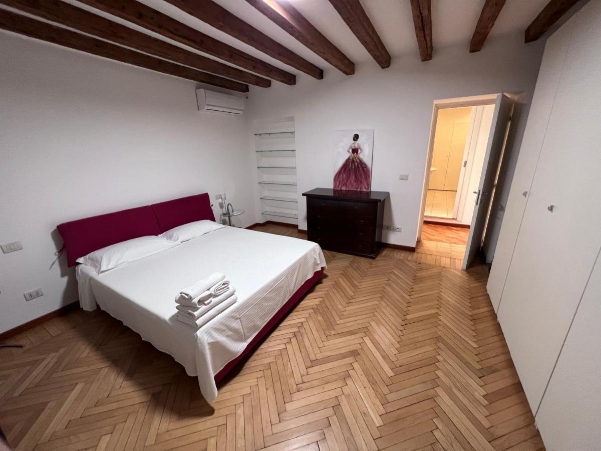 Magnifico Appartamento Ristrutturato Milano Esterno foto